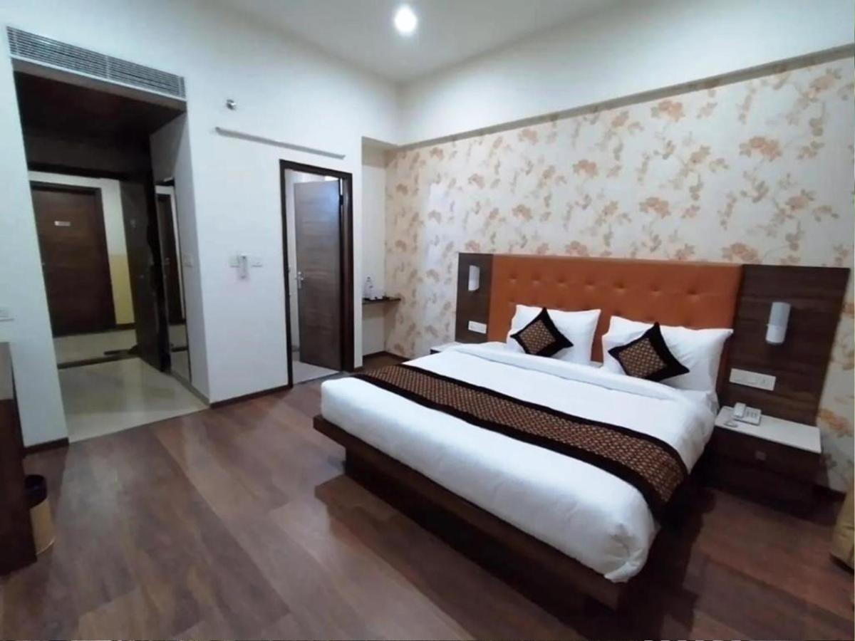 Hotel Citi Inn Grande Zirakpur Eksteriør bilde