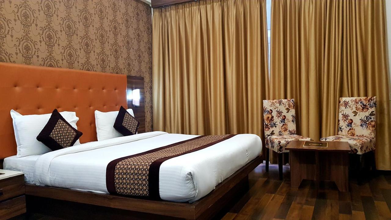 Hotel Citi Inn Grande Zirakpur Eksteriør bilde